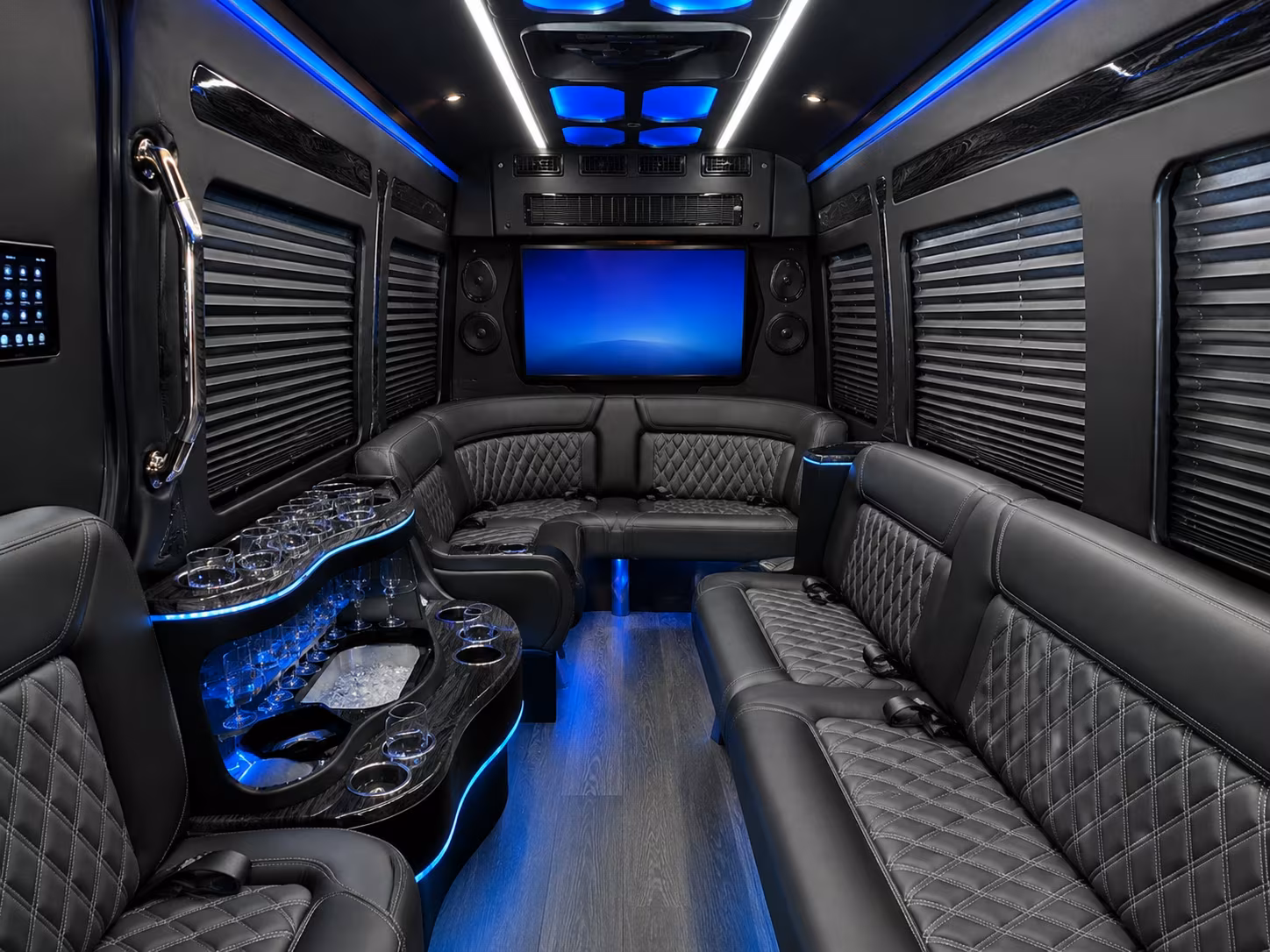 choose the right bus for multi day trips from clermont to atlanta nashville and beyond