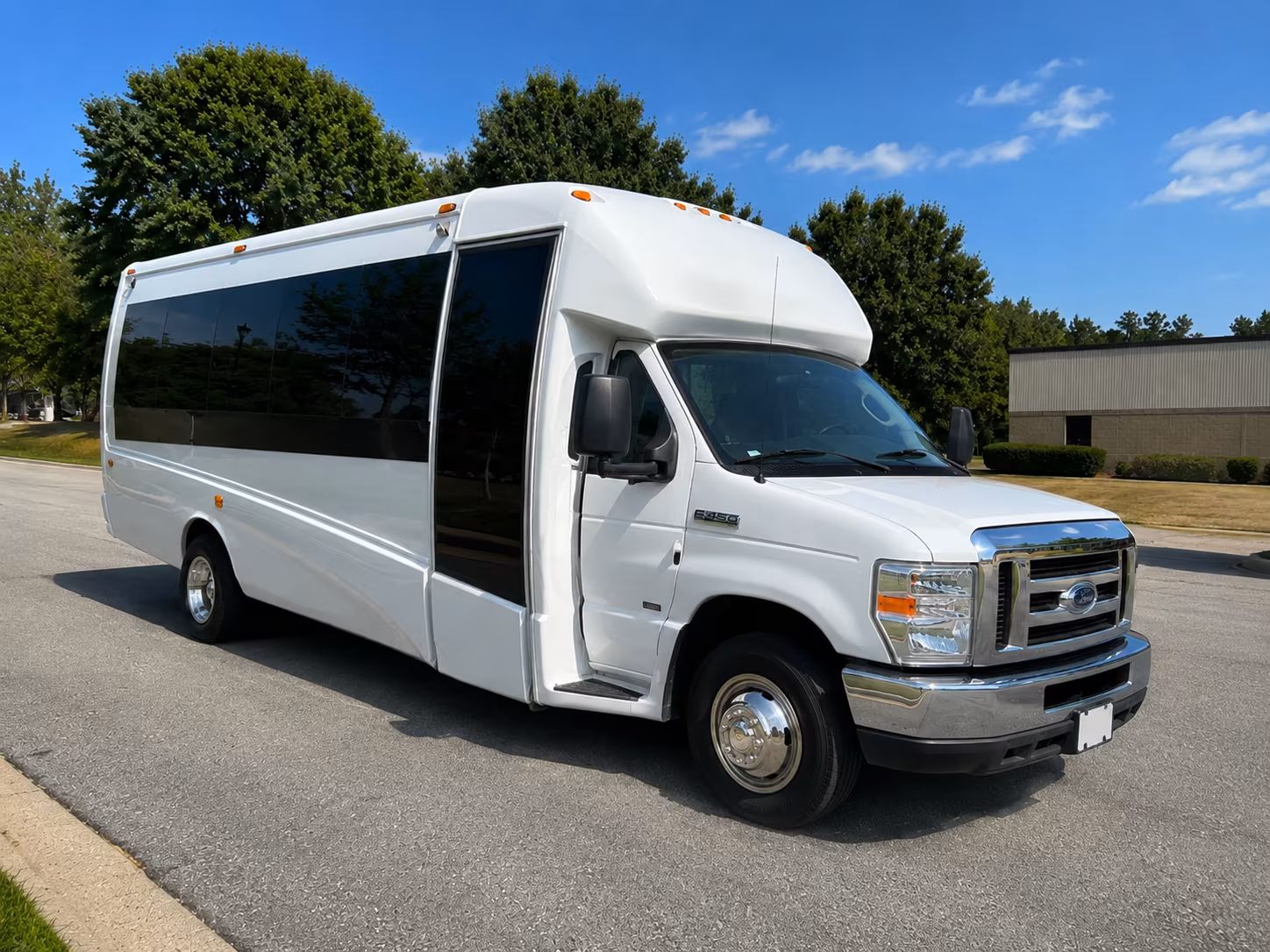 how the type of bus you choose changes the price in clermont florida