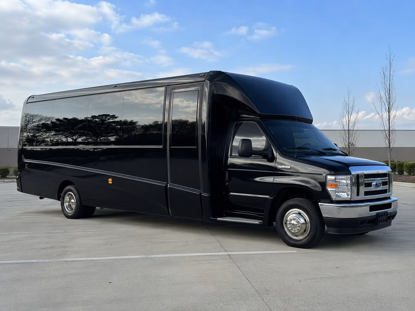 shuttle your guests to bella collina without the gate day headaches